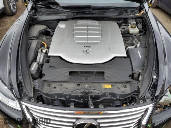 2013 Lexus LS 460 z VIN JTHCL5EF1D5015905, wystawiony jako Copart lot #81110004 z przebiegiem 121 676 mil mil oraz Szkoda całkowita • Salvage title. Historia ofert i sprzedaży dostępna na DreamBid. Obrazek 11.