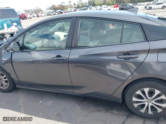 2019 Toyota Prius LE with VIN JTDL9RFUXK3005094, listed as a IAAI auction lot 41948749 with 98,156 mi miles. Bid and sale history available at carsss.com. Image 14.