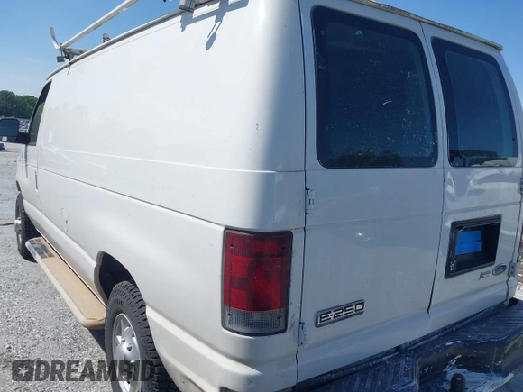 2009 Ford Econoline Cargo with VIN 1FTNE24W99DA45347, listed as a IAAI auction lot 42068121 with 301,292 mi miles. Bid and sale history available at carsss.com. Image 3.