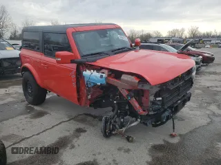 2023 Ford Bronco z VIN 1FMDE5AHXPLC15412, wystawiony jako Copart lot #50881875 z przebiegiem 437 mil mil oraz Szkoda całkowita • Salvage title. Historia ofert i sprzedaży dostępna na DreamBid. Obrazek 4.