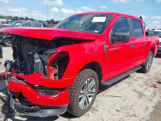 2021 Ford F-150 XL z VIN 1FTEW1CP8MKD05727, wystawiony jako IAAI lot #42375464 z przebiegiem 55 647 mil mil oraz . Historia ofert i sprzedaży dostępna na DreamBid. Obrazek 2.