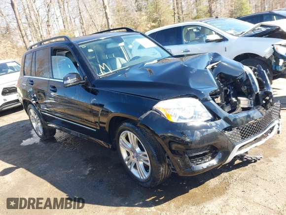 2013 Mercedes-Benz GLK with VIN WDCGG8JBXDG123692, listed as a IAAI auction lot 41578447 with 210,487 mi miles. Bid and sale history available at carsss.com. Image 1.
