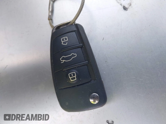 2024 Audi Q3 S line Premium z VIN WA1DECF39R1055263, wystawiony jako IAAI lot #42270200 z przebiegiem 29 691 mil mil oraz . Historia ofert i sprzedaży dostępna na DreamBid. Obrazek 11.