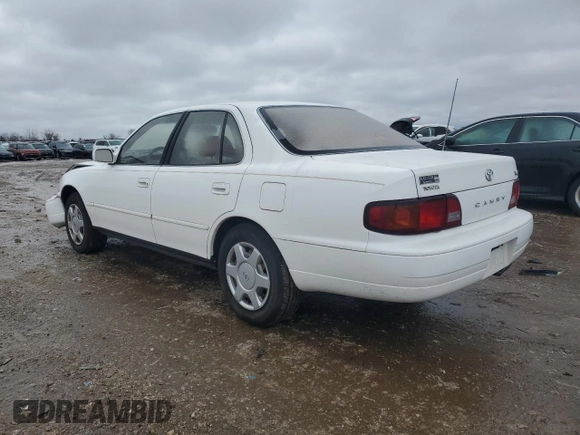 1995 Toyota Camry LE with VIN JT2GK12E1S0123535, listed as a Copart auction lot 44235375 with 112,063 mi miles and Salvage Title. Bid and sale history available at carsss.com. Image 2.