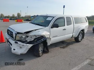 2008 Toyota Tacoma with VIN 5TEUU42N08Z580044, listed as a IAAI auction lot 41904353 with Not Provided miles and . Bid and sale history available at carsss.com. Image 2.