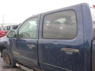 2011 GMC Sierra 1500 SLE with VIN 3GTP2VE39BG280427, listed as a IAAI auction lot 41649406 with 283,870 mi miles. Bid and sale history available at carsss.com. Image 14.
