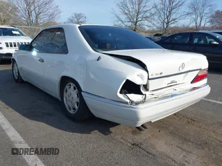 1994 Mercedes-Benz E z VIN WDBEA52E0RC079107, wystawiony jako IAAI lot #41932270 z przebiegiem 187 928 mil mil oraz . Historia ofert i sprzedaży dostępna na DreamBid. Obrazek 6.
