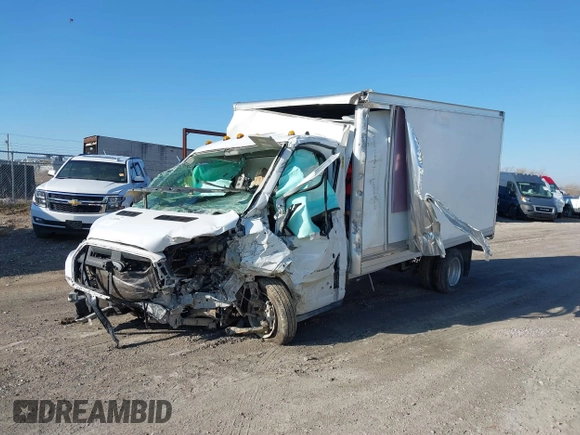 2022 Ford Transit z VIN 1FDBF6Z86NKA40450, wystawiony jako IAAI lot #41768046 z przebiegiem Nie podano mil oraz . Historia ofert i sprzedaży dostępna na DreamBid. Obrazek 6.