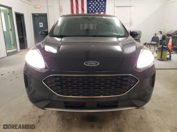 2020 Ford Escape SE with VIN 1FMCU0G68LUB83698, listed as a Copart auction lot 53308705 with 73,884 mi miles and Clean Title. Bid and sale history available at carsss.com. Image 5.