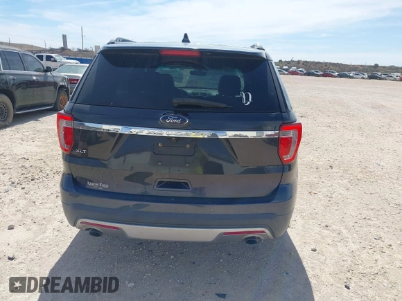 2017 Ford Explorer XLT with VIN 1FM5K7D8XHGA75280, listed as a IAAI auction lot 41805962 with 114,633 mi miles and . Bid and sale history available at carsss.com. Image 17.