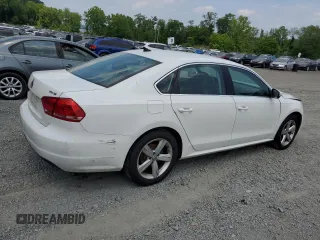 2015 Volkswagen Passat SE z VIN 1VWBV7A39FC010655, wystawiony jako Copart lot #59457165 z przebiegiem 270 971 mil mil oraz Szkoda całkowita • Salvage title. Historia ofert i sprzedaży dostępna na DreamBid. Obrazek 3.