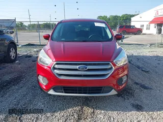2017 Ford Escape SE z VIN 1FMCU0GD9HUF01849, wystawiony jako IAAI lot #42410230 z przebiegiem 177 423 mil mil oraz . Historia ofert i sprzedaży dostępna na DreamBid. Obrazek 12.