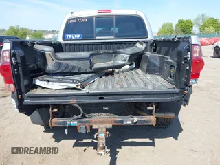 2006 Toyota Tacoma z VIN 5TELU42N66Z147725, wystawiony jako IAAI lot #42097752 z przebiegiem 206 452 mil mil oraz . Historia ofert i sprzedaży dostępna na DreamBid. Obrazek 6.