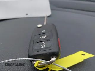 2017 Volkswagen Jetta S z VIN 3VW2B7AJ2HM314001, wystawiony jako IAAI lot #42602453 z przebiegiem 88 464 mil mil oraz . Historia ofert i sprzedaży dostępna na DreamBid. Obrazek 11.