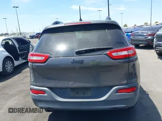2018 Jeep Cherokee Latitude Tech Connect z VIN 1C4PJLCB8JD568422, wystawiony jako IAAI lot #42076237 z przebiegiem 88 382 mil mil oraz . Historia ofert i sprzedaży dostępna na DreamBid. Obrazek 16.