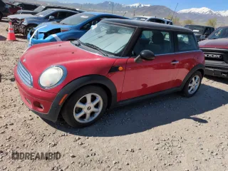 2008 MINI Hardtop with VIN WMWMF33538TT64347, listed as a Copart auction lot 52852075 with 89,884 mi miles and Clean Title. Bid and sale history available at DreamBid. Image 1.