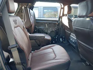 2023 Ford Expedition z VIN 1FMJU1N86PEA24308, wystawiony jako IAAI lot #41042544 z przebiegiem Nie podano mil oraz . Historia ofert i sprzedaży dostępna na DreamBid. Obrazek 8.