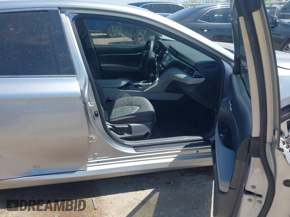 2019 Toyota Camry LE z VIN 4T1B11HK8KU789295, wystawiony jako IAAI lot #41993966 z przebiegiem 94 165 mil mil oraz . Historia ofert i sprzedaży dostępna na DreamBid. Obrazek 5.