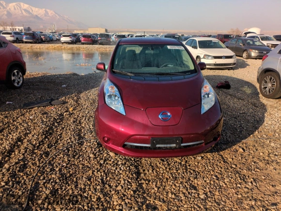 2017 Nissan LEAF S with VIN 1N4BZ0CP3HC311154, listed as a Copart auction lot 88807695 with 57,525 mi miles and Salvage Title. Bid and sale history available at carsss.com. Image 5.