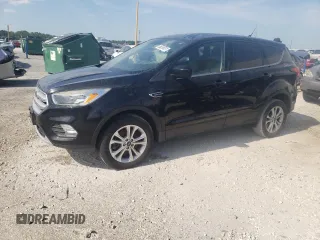 2019 Ford Escape SE z VIN 1FMCU9GD6KUA72472, wystawiony jako Copart lot #57103165 z przebiegiem 133 829 mil mil oraz Czysty tytuł • Clean title. Historia ofert i sprzedaży dostępna na DreamBid. Obrazek 1.
