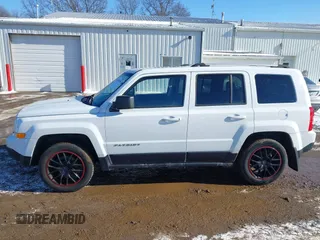 2014 Jeep Patriot Limited with VIN 1C4NJRCB5ED634120, listed as a IAAI auction lot 41394366 with 139,859 mi miles. Bid and sale history available at carsss.com. Image 14.