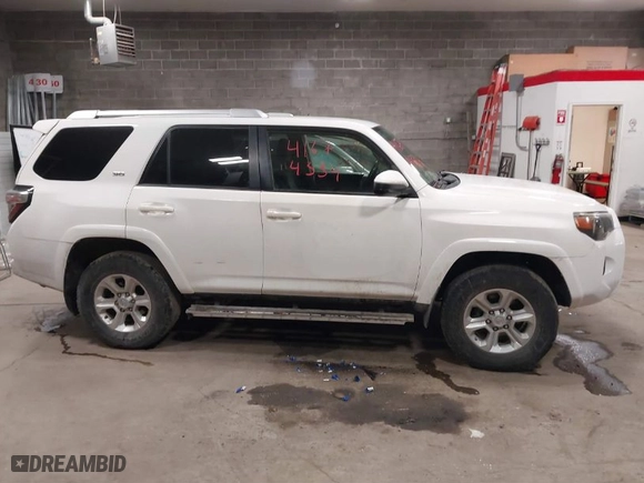 2014 Toyota 4Runner Limited with VIN JTEBU5JR1E5201256, listed as a IAAI auction lot 41674334 with 236,059 mi miles. Bid and sale history available at carsss.com. Image 14.