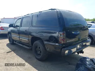 2000 Chevrolet Suburban LS with VIN 3GNEC16T9YG100679, listed as a IAAI auction lot 42142629 with 269,882 mi miles. Bid and sale history available at carsss.com. Image 3.