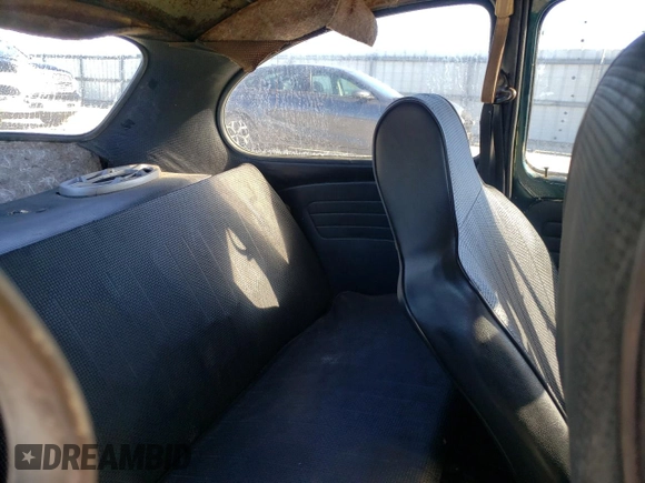 1971 Volkswagen Beetle with VIN 1112070809, listed as a Copart auction lot 42737085 with 13,894 mi miles and Salvage Title. Bid and sale history available at DreamBid. Image 10.