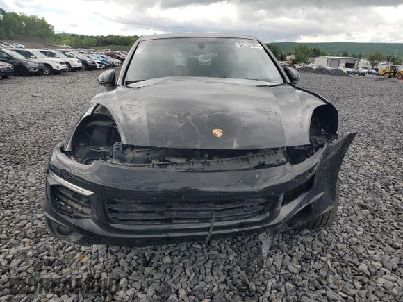 2017 Porsche Cayenne с VIN WP1AA2A28HKA83737, выставлен на аукционе Copart как лот 54212985 с пробегом 87 416 миль миль и Списание • Salvage title. История ставок и продаж доступна на DreamBid. Изображение 5.