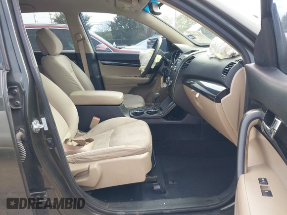 2013 Kia Sorento LX with VIN 5XYKT4A27DG317779, listed as a IAAI auction lot 41321068 with 155,648 mi miles. Bid and sale history available at carsss.com. Image 5.