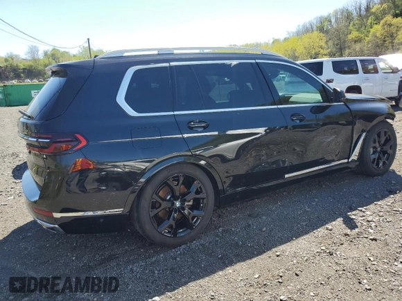 2024 BMW X7 xDrive40i z VIN 5UX23EM09R9T85217, wystawiony jako Copart lot #55027125 z przebiegiem 30 337 mil mil oraz Szkody całkowita. Historia ofert i sprzedaży dostępna na DreamBid. Obrazek 3.