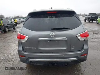 2015 Nissan Pathfinder SL z VIN 5N1AR2MM1FC720641, wystawiony jako IAAI lot #41508533 z przebiegiem 109 661 mil mil oraz . Historia ofert i sprzedaży dostępna na DreamBid. Obrazek 16.
