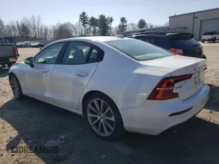 2021 Volvo S60 Momentum with VIN 7JRA22TK8MG096949, listed as a Copart auction lot 44268224 with 17,950 mi miles. Bid and sale history available at carsss.com. Image 2.