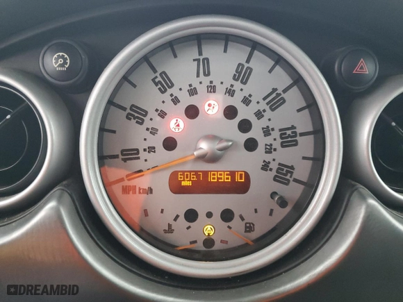 2004 MINI Cooper Hardtop S with VIN WMWRE33424TD79659, listed as a Copart auction lot 41583865 with 189,610 mi miles and Clean Title. Bid and sale history available at carsss.com. Image 9.