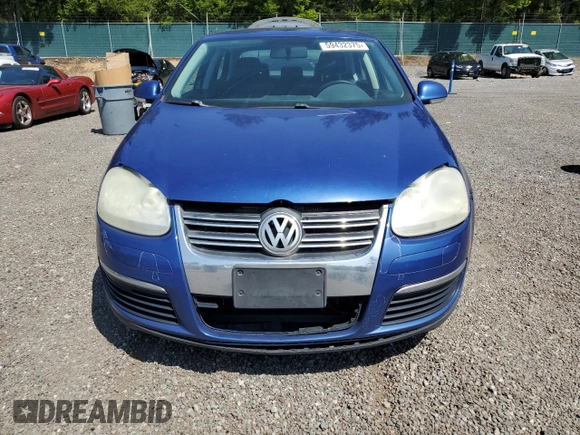 2008 Volkswagen Jetta SE z VIN 3VWRM71KX8M141684, wystawiony jako Copart lot #59432375 z przebiegiem 171 936 mil mil oraz Czysty tytuł • Clean title. Historia ofert i sprzedaży dostępna na DreamBid. Obrazek 5.