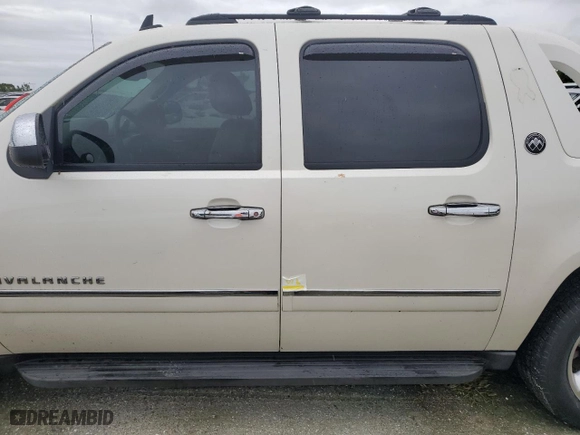 2013 Chevrolet Avalanche LTZ with VIN 3GNMCGE0XDG368091, listed as a Copart auction lot 73945984 with 0 mi miles and Salvage Title. Bid and sale history available at carsss.com. Image 12.