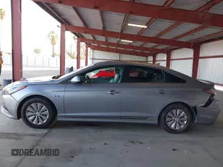 2016 Hyundai Sonata Hybrid SE with VIN KMHE24L19GA041755, listed as a IAAI auction lot 41836917 with 109,863 mi miles. Bid and sale history available at carsss.com. Image 15.