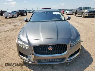 2017 Jaguar XF 35t Premium z VIN SAJBD4BVXHCY30235, wystawiony jako Copart lot #59047575 z przebiegiem 72 178 mil mil oraz Czysty tytuł • Clean title. Historia ofert i sprzedaży dostępna na DreamBid. Obrazek 5.