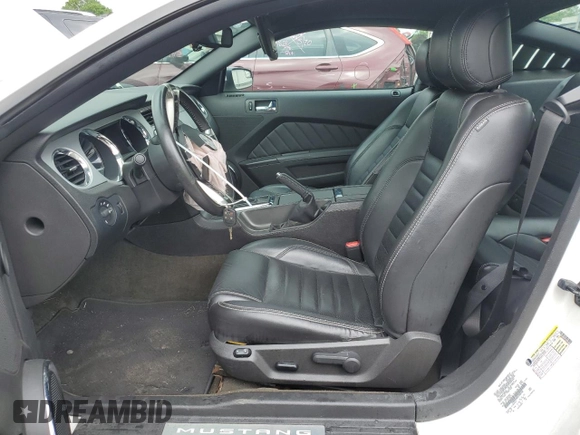 2013 Ford Mustang V6 с VIN 1ZVBP8AMXD5280746, выставлен на аукционе Copart как лот 58743705 с пробегом 111 264 миль миль и Списание • Salvage title. История ставок и продаж доступна на DreamBid. Изображение 7.