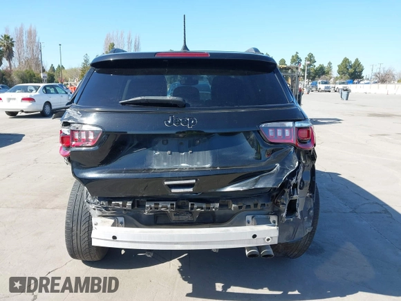 2018 Jeep Compass Latitude with VIN 3C4NJCBB3JT501939, listed as a IAAI auction lot 41670306 with 93,767 mi miles. Bid and sale history available at carsss.com. Image 17.