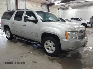 2011 Chevrolet Suburban LT z VIN 1GNSKJE38BR188560, wystawiony jako IAAI lot #42382326 z przebiegiem 188 163 mil mil oraz . Historia ofert i sprzedaży dostępna na DreamBid. Obrazek 1.