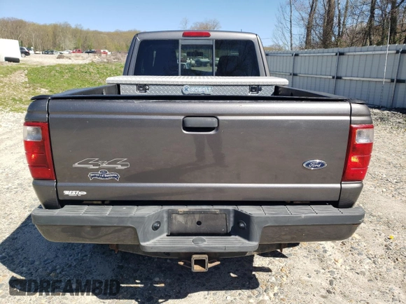 2005 Ford Ranger XLT z VIN 1FTZR45E15PA82912, wystawiony jako Copart lot #55155295 z przebiegiem 98 926 mil mil oraz Czysty tytuł • Clean title. Historia ofert i sprzedaży dostępna na DreamBid. Obrazek 6.