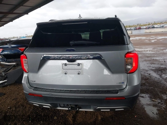 2020 Ford Explorer XLT z VIN 1FMSK8DH0LGD06897, wystawiony jako IAAI lot #41760575 z przebiegiem 71 007 mil mil oraz . Historia ofert i sprzedaży dostępna na DreamBid. Obrazek 16.