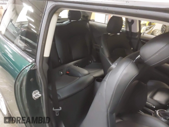 2015 MINI Hardtop S z VIN WMWXP7C57F2A39384, wystawiony jako IAAI lot #41733215 z przebiegiem 60 750 mil mil oraz . Historia ofert i sprzedaży dostępna na DreamBid. Obrazek 8.