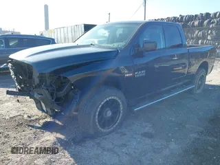 2014 Ram 1500 Express z VIN 1C6RR7FT5ES418905, wystawiony jako IAAI lot #41758174 z przebiegiem 92 443 mil mil oraz . Historia ofert i sprzedaży dostępna na DreamBid. Obrazek 2.