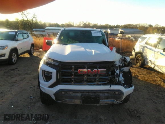 2023 GMC Canyon 4WD AT4 with VIN 1GTP6DEK0P1260420, listed as a IAAI auction lot 41864560 with 1 mi miles. Bid and sale history available at carsss.com. Image 12.