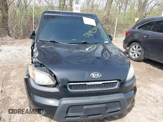 2010 Kia Soul + with VIN KNDJT2A25A7180012, listed as a IAAI auction lot 41925049 with 191,511 mi miles. Bid and sale history available at carsss.com. Image 12.