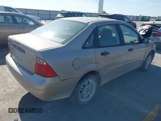 2006 Ford Focus S с VIN 1FAHP34N06W228663, выставлен на аукционе IAAI как лот 42241575 с пробегом 340 121 миль миль и . История ставок и продаж доступна на DreamBid. Изображение 4.