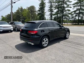 2017 Mercedes-Benz GLC 300 z VIN WDC0G4JB4HV010669, wystawiony jako Copart lot #58984365 z przebiegiem 141 073 mil mil oraz Tytuł czysty. Historia ofert i sprzedaży dostępna na DreamBid. Obrazek 4.