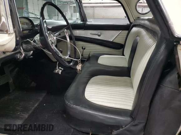 1956 Ford Thunderbird с VIN P6FH207435, выставлен на аукционе Copart как лот 46185885 с пробегом 15 314 миль миль и Чистый • Clean title. История ставок и продаж доступна на DreamBid. Изображение 7.